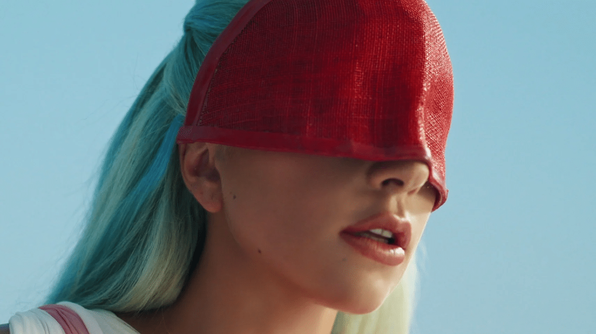 Lady Gaga. Le clip de « 911 » vient de sortir et c&rsquo;est une vraie réussite !
