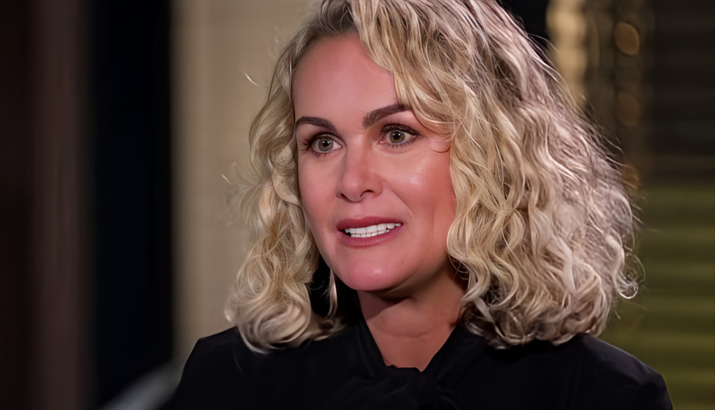 Laeticia – Le portrait : « Je culpabilise d&rsquo;être heureuse sans Johnny. J&rsquo;ai l&rsquo;impression de le tromper, de le trahir. Je n&rsquo;y arrive pas en fait »