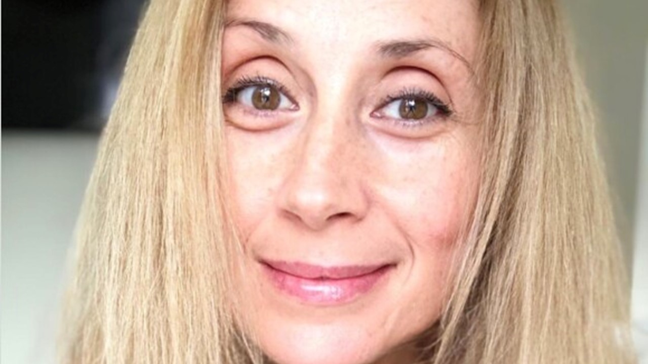 Lara Fabian improvise « Sara perche ti amo » A Cappella dans son salon…