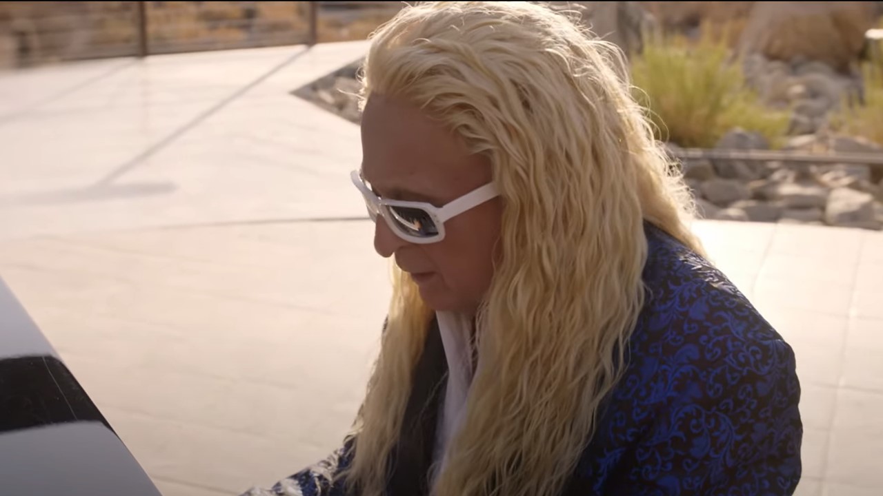 Michel Polnareff reprend « Lettre à France » version piano-voix.