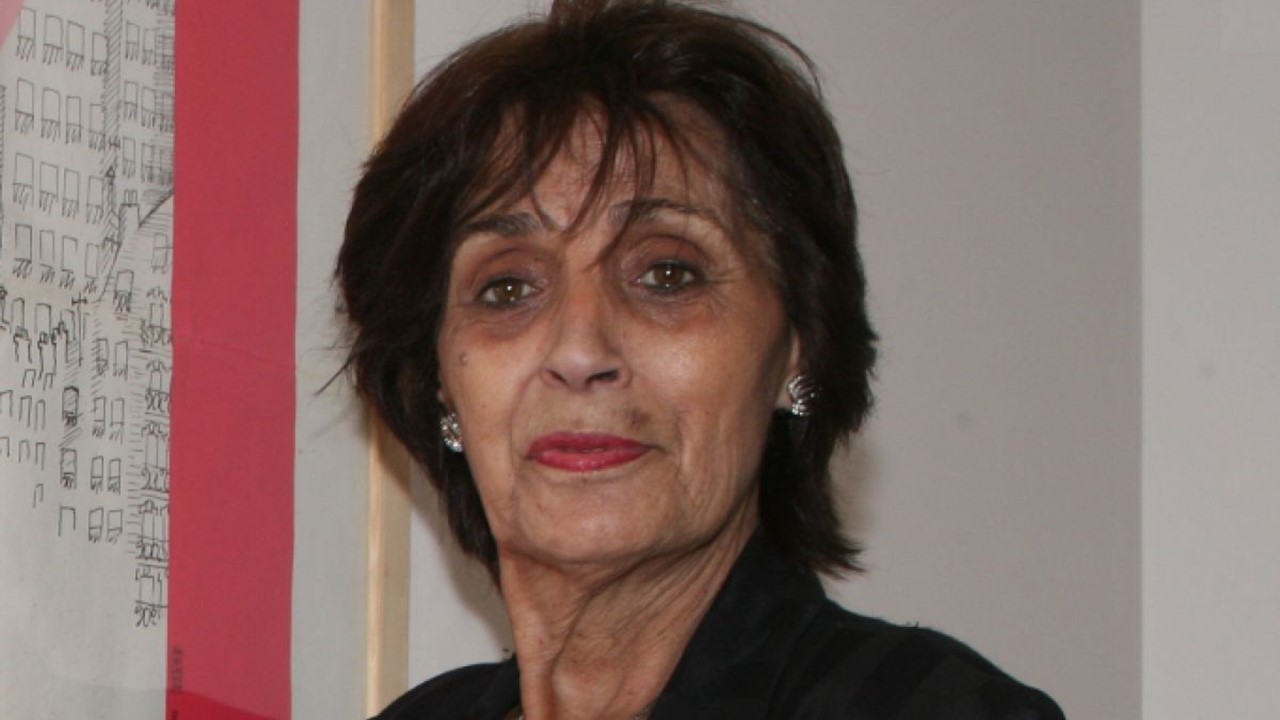 Linda De Suza serait à priori hospitalisée pour troubles psychologiques et délires.