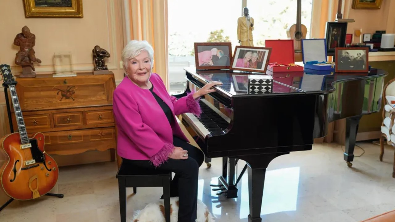 Interview touchante de Line Renaud: « Je veux partir sereinement. On ne doit plus souffrir « 