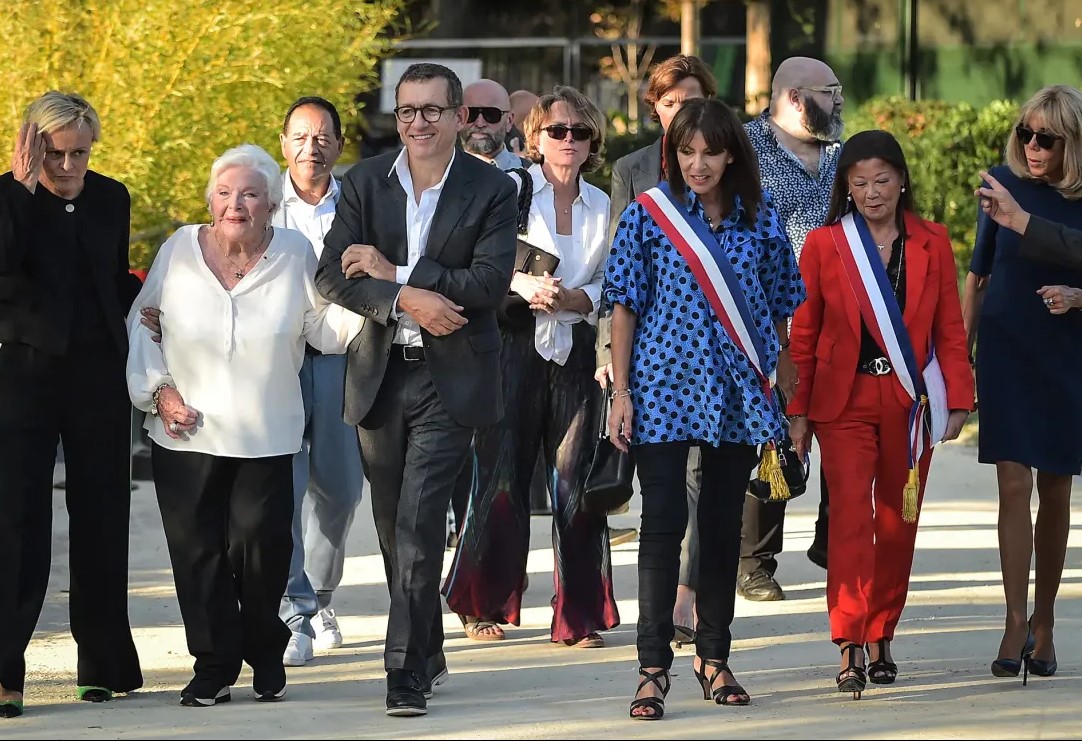 Line Renaud Honor E Lundi Octobre Paris Un Jardin Porte Dor Navant