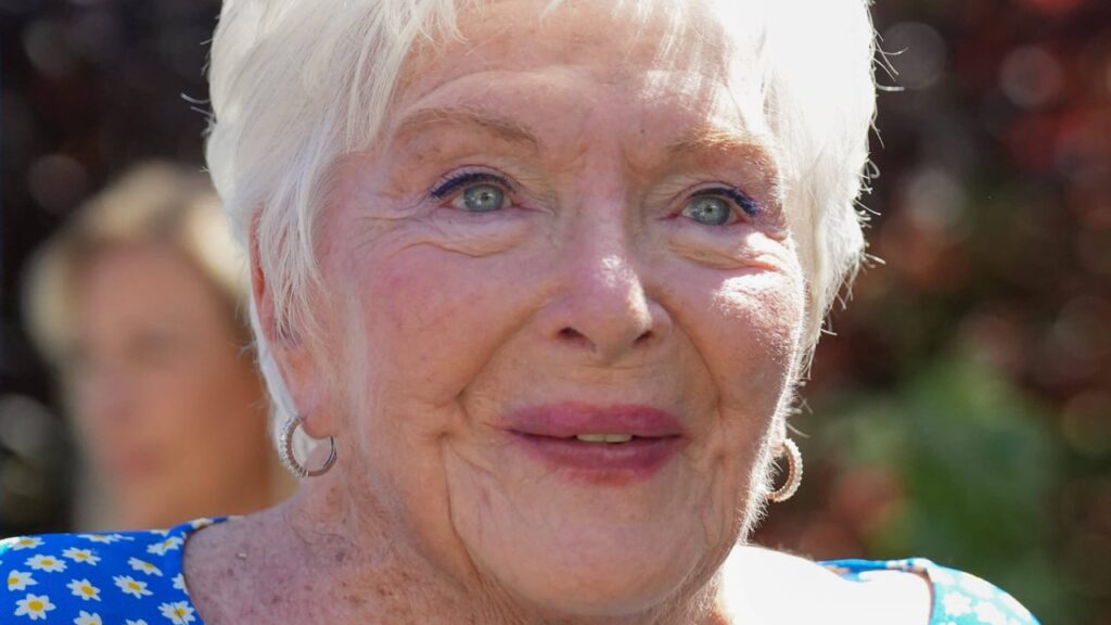 "Il faut faire avancer les choses". Line Renaud (95 ans le 2 juillet) tourne un téléfilm sur la fin de vie - line renaud 3