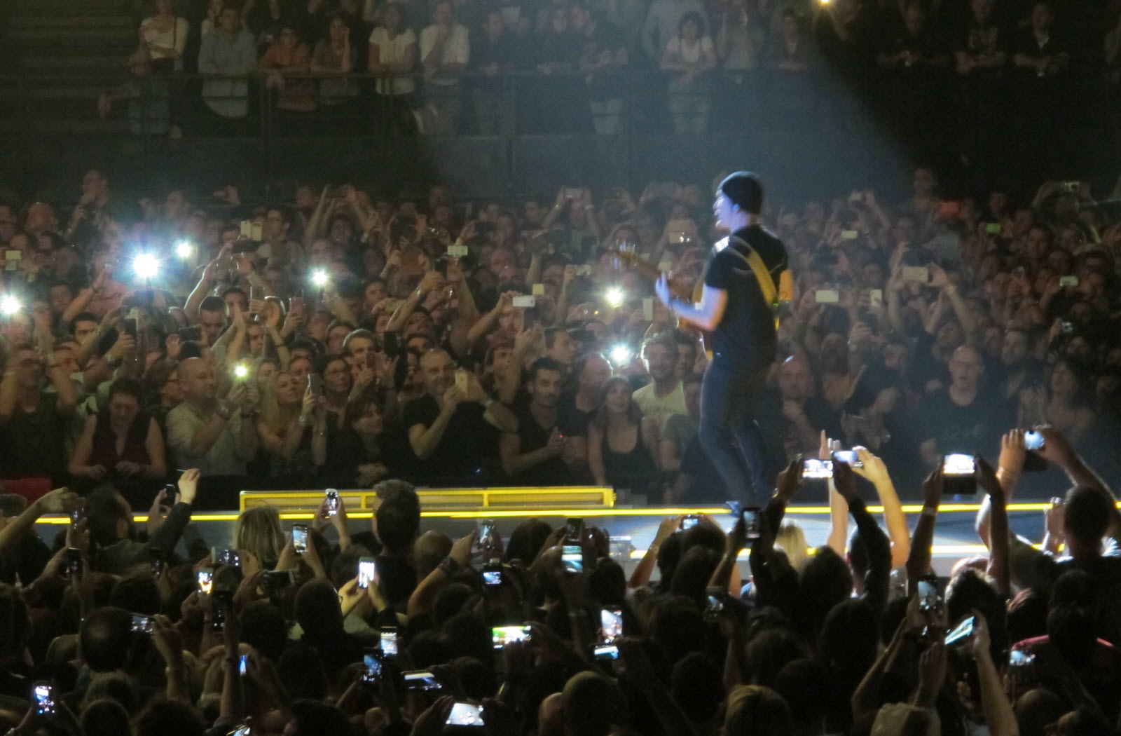 Société. Faut-il interdire les portables en concert ?