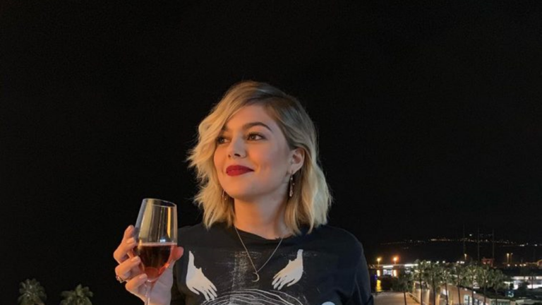 Louane porte plainte car elle pense avoir été droguée au GHB, la drogue du violeur. - louane 1 3