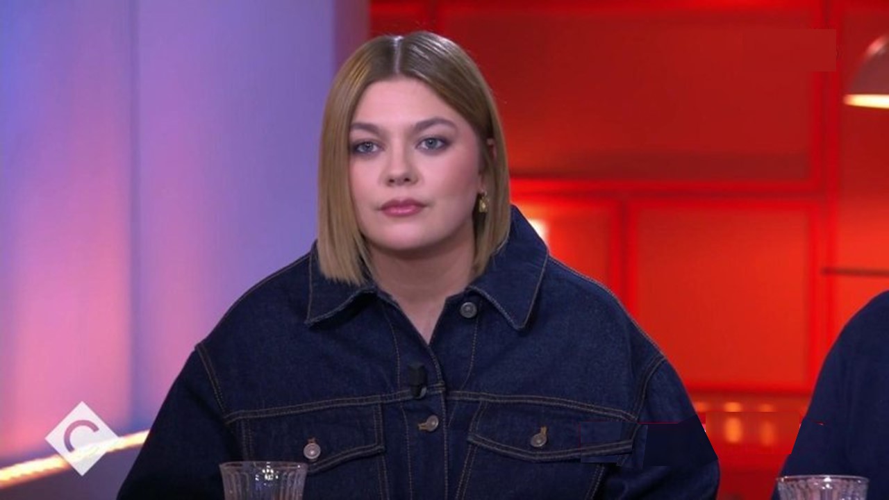 Interview de Louane dans C à Vous : Elle explique le trouble neurologique dont elle souffre…