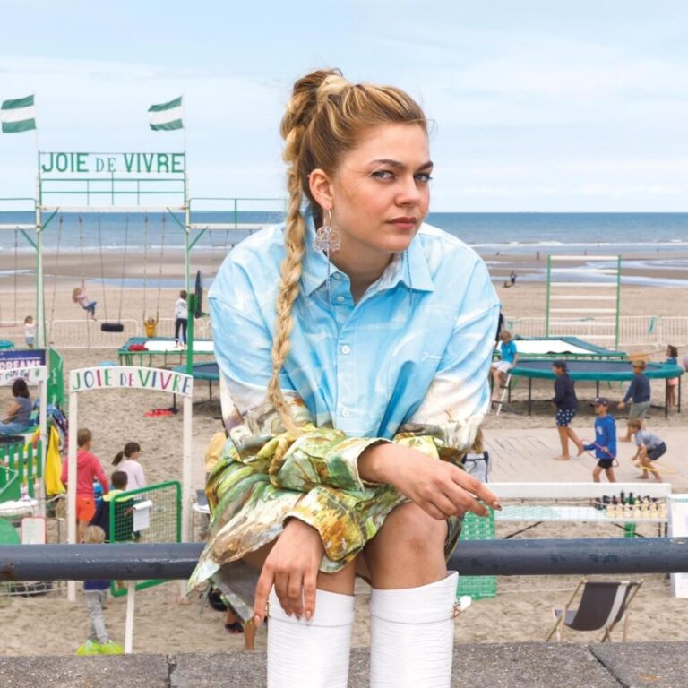 Louane mise sur "Désolée" pour booster son album. - louane 3