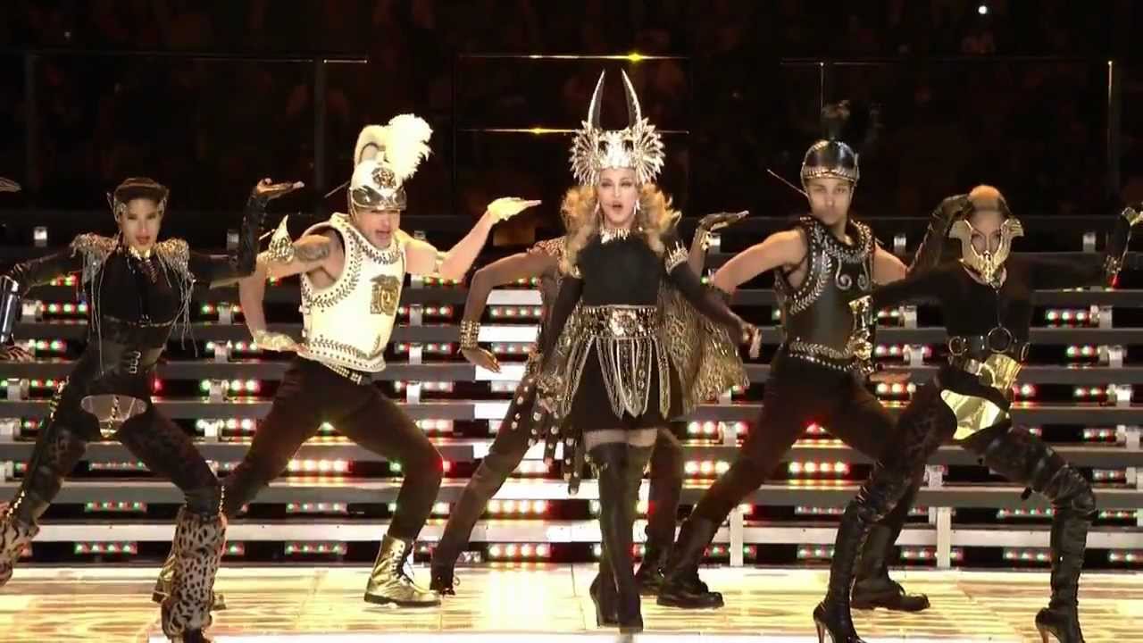 Revivez The Super Bowl Halftime Show 2012 avec Madonna.