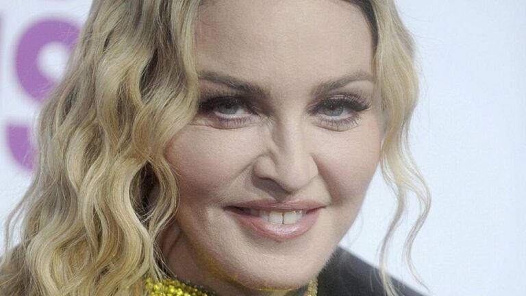 Bon anniversaire à Madonna (65 ans). La reine de la Pop se remet de sa grave infection. - madonna 2 2