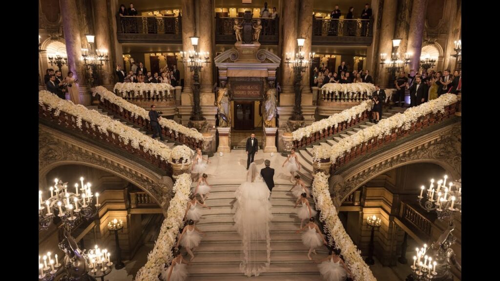 Une entrée nuptiale hors du commun. A l'opéra Garnier de Paris ! - mariage 1