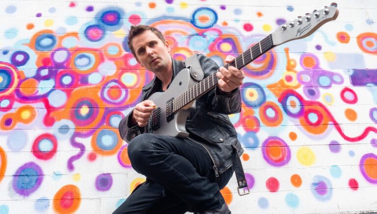 Matt Bellamy annonce un nouveau titre de Muse et nous en propose 39 secondes... - matt bellamy scaled 1