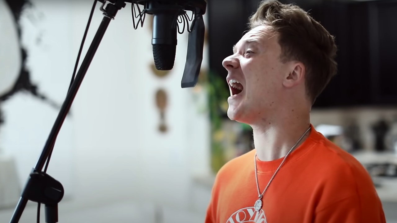 Conor Maynard chante « Someone You Loved » de Lewis Capaldi. Un Cover au 111 Millions de vues !