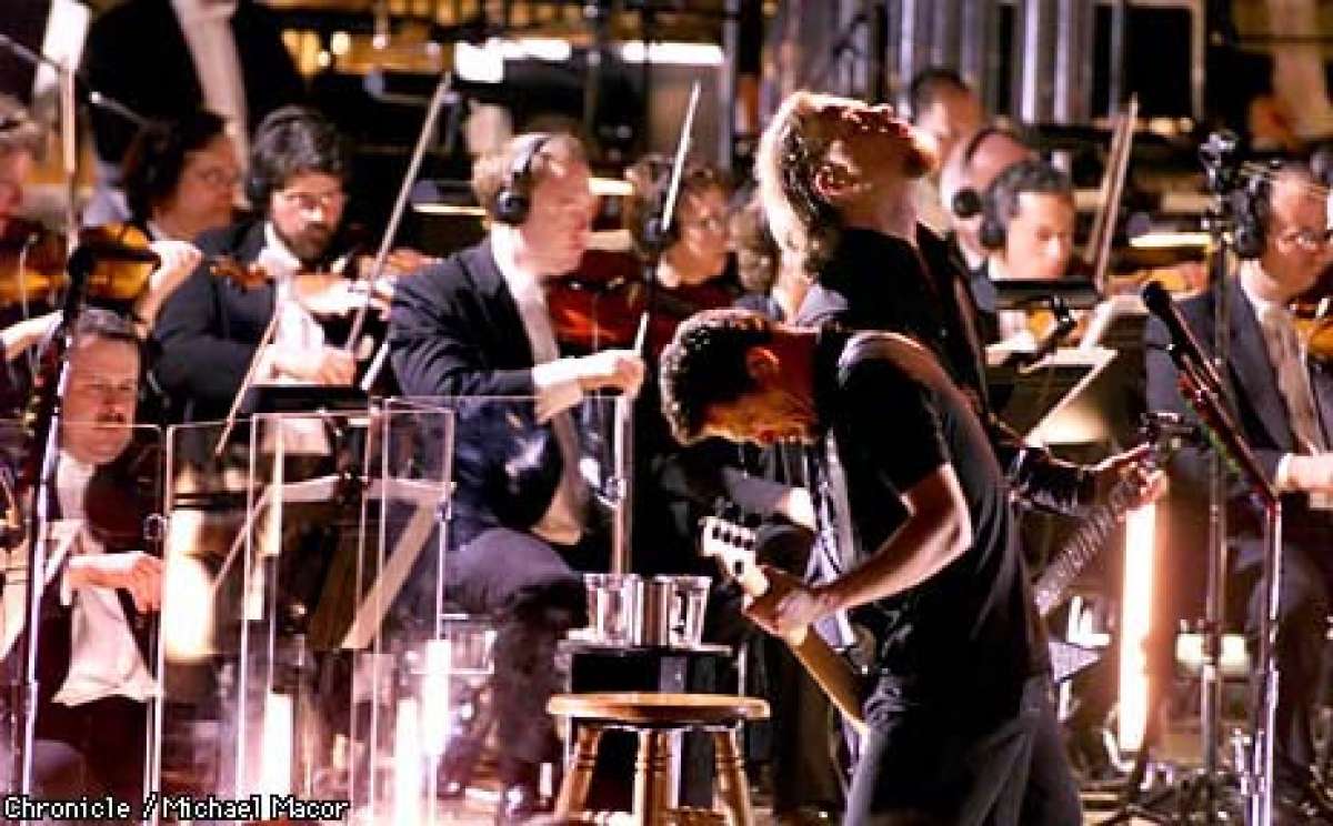 Metallica "Nothing Else Matters" en Live avec un orchestre symphonique - metakllica 1