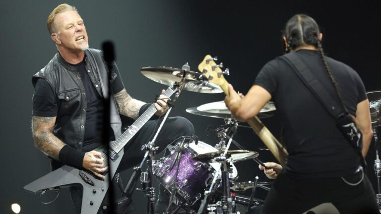 Le groupe Metallica fait un don de 80.000 euros aux "Restos du Cœur" - metallica 10