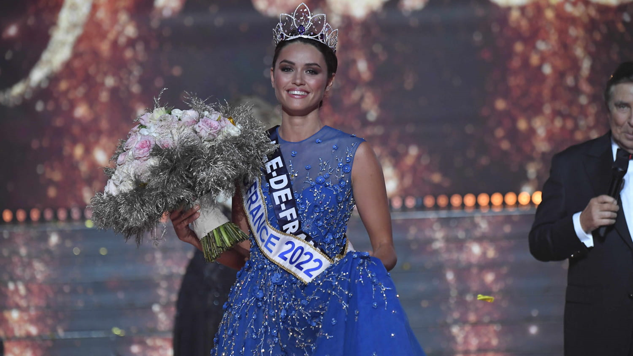 Diane Leyre Miss France 2022 a été classée 3° par le public. Découvrez le diaporama de la gagnante en musique.