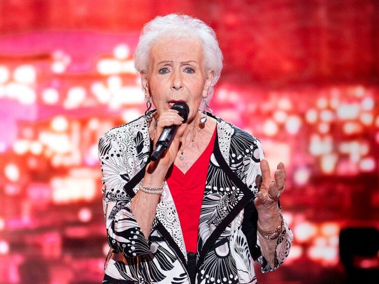 "Incroyable Talent : Monica, 84 ans fait fondre Marianne James en larmes avec sa prestation. - monica 1