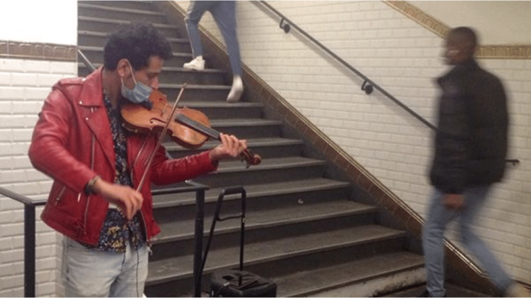 Les musiciens font leur retour dans le métro parisien. - musicien