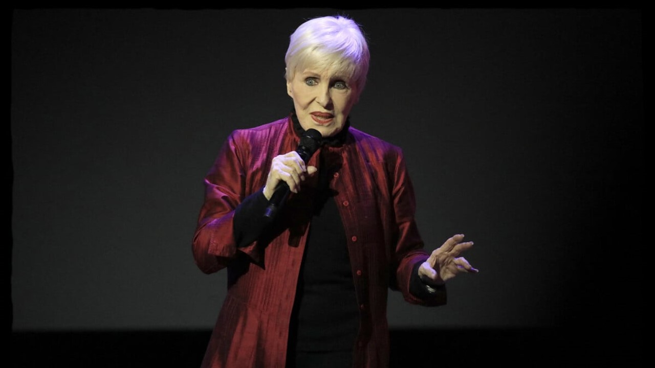 Bon anniversaire à Nicole Croisille (87 ans). Elle a dansé pour la revue de Joséphine Baker.