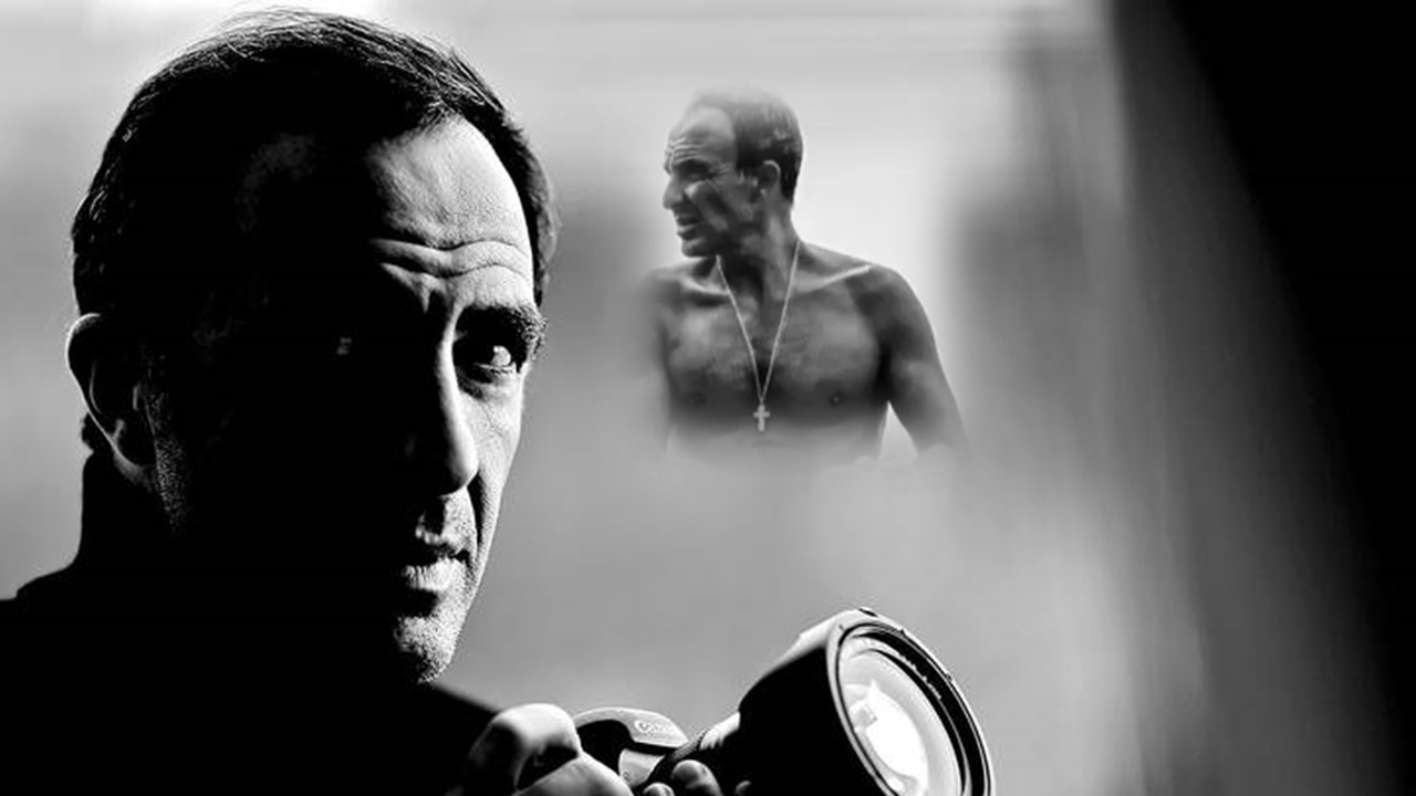 Qui l&rsquo;aurait cru ? Nikos Aliagas dévoile un corps d&rsquo;Apollon grec ! … tout en restant très pudique