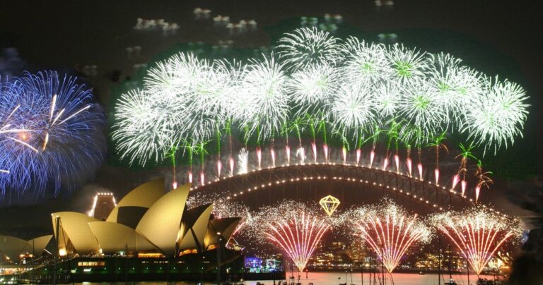 Vivez les feux d'artifice en cours actuellement en Live - operasydney fuegos