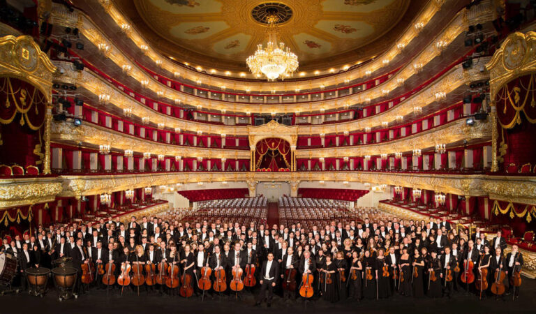 Suis-Nous, on te fait visiter l'un des plus beaux théâtres du monde en 360° - Le Bolchoï - - orchestre bolchoi01 0 0 1