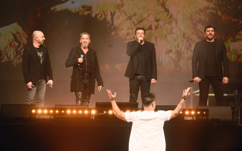 Exclusif - Jean-Charles Papi, Florent Pagny, Patrick Bruel, Patrick Fiori - Concert "Corsu Mezu Mezu" à la Défense Arena à Paris, France, le 28 octobre 2023. © Christophe Clovis / Bestimage Corsu Mezu Mezu" concert at the Défense Arena in Paris on october 28th 2023