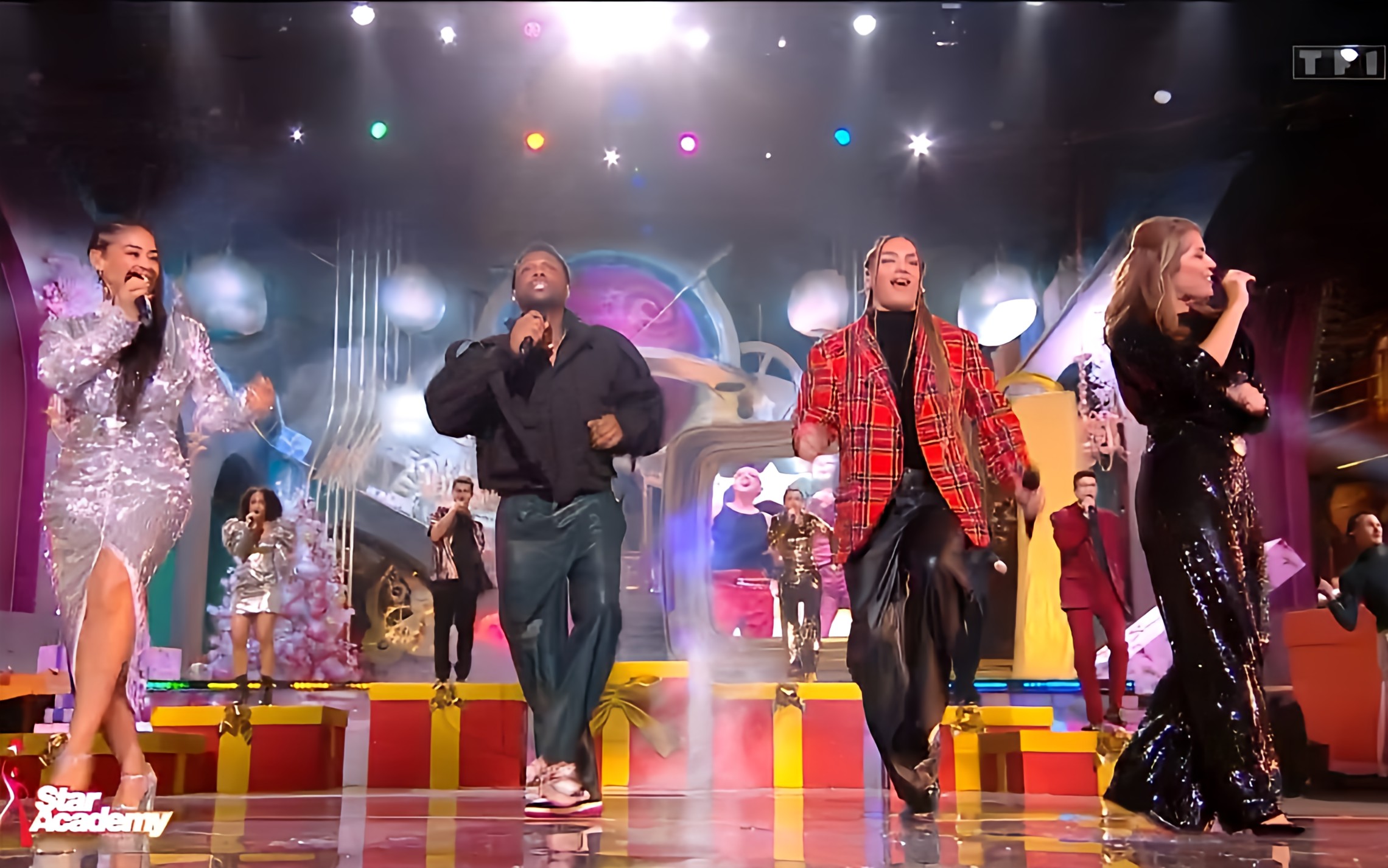 Star Academy : Les élèves reprennent « Paris Latino »