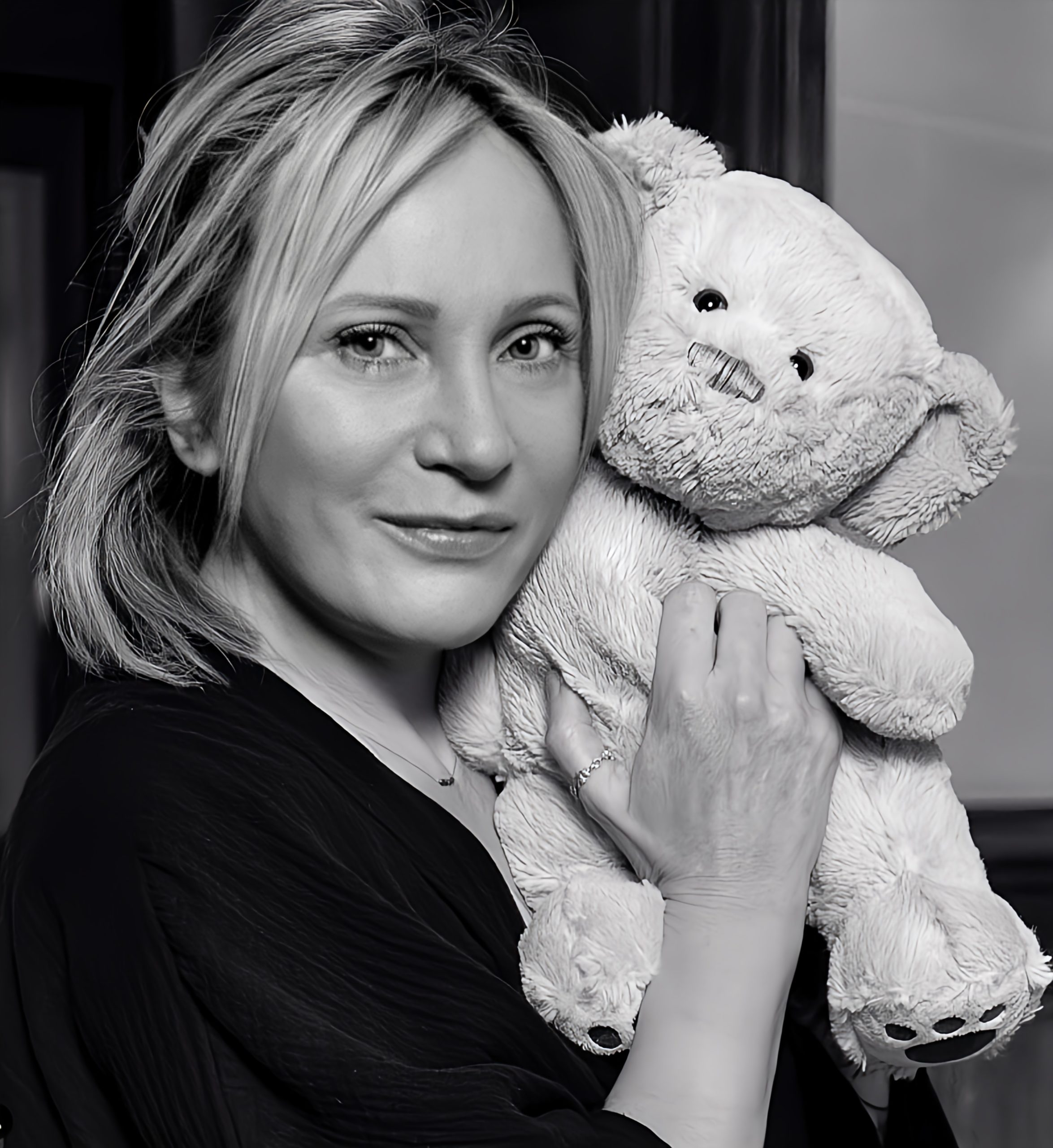 Bon anniversaire à Patricia Kass (57 ans). En 1985, Gérard Depardieu a financé son premier disque.