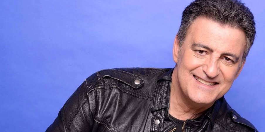 Bon anniversaire à Phil Barney (68 ans). Souvenez-vous : « Un enfant de toi »