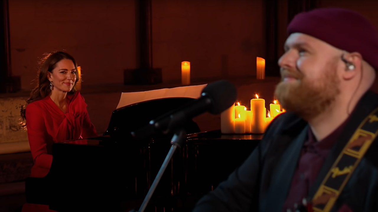 La duchesse Kate Middleton surprend tout le monde en jouant du piano lors du concert de Noël