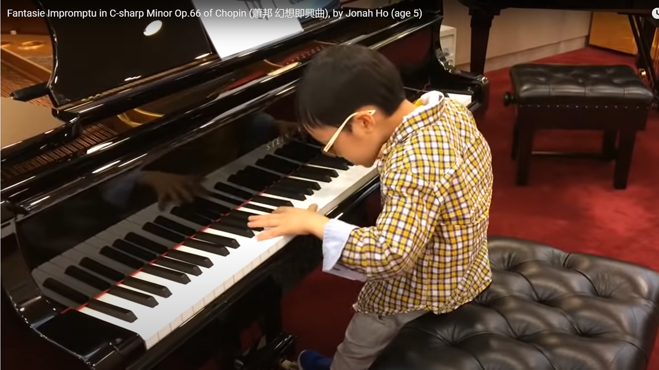 « La Fantaisie Impromptue en Do dièse mineur » de Chopin joué par Jonah Ho 5 ans