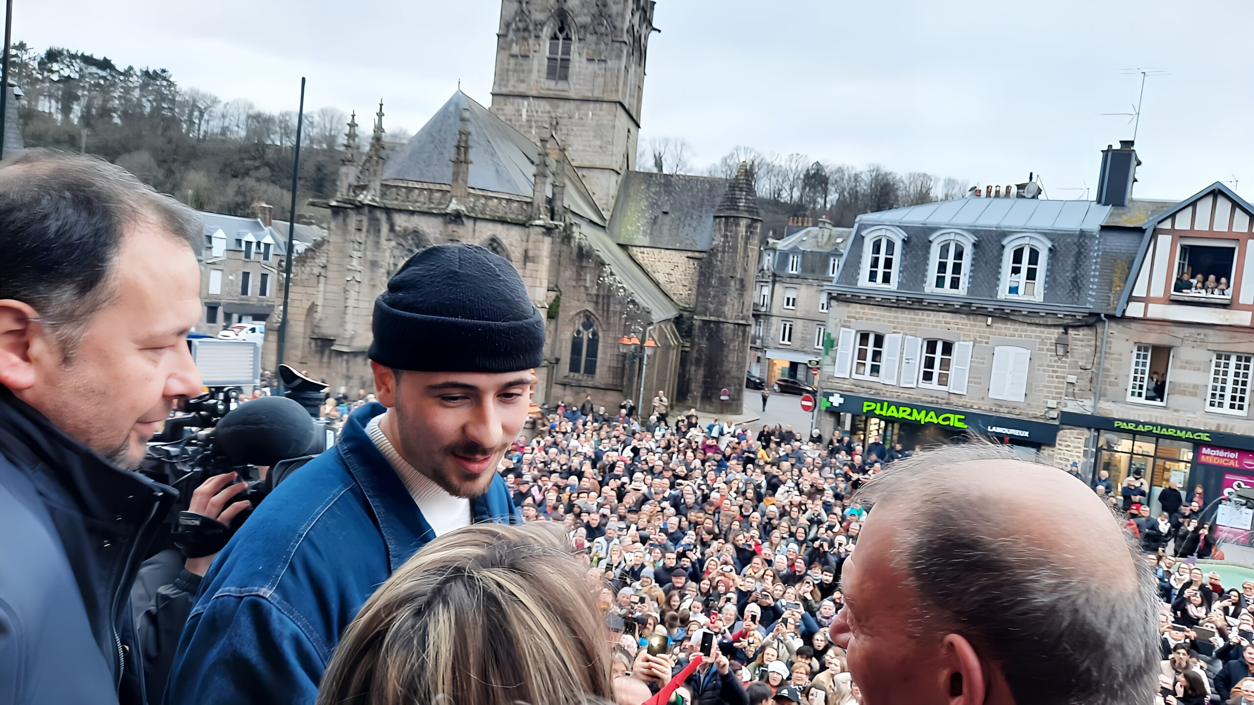 Star Academy : Pierre accueilli comme une star chez lui à Villedieu-les-Poêles