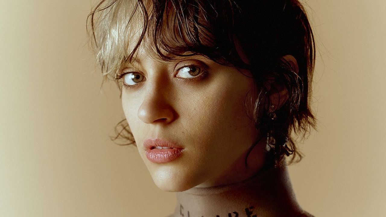 Bon anniversaire à Pomme. Écoutez sa revisite de « Désenchantée » de Mylène Farmer