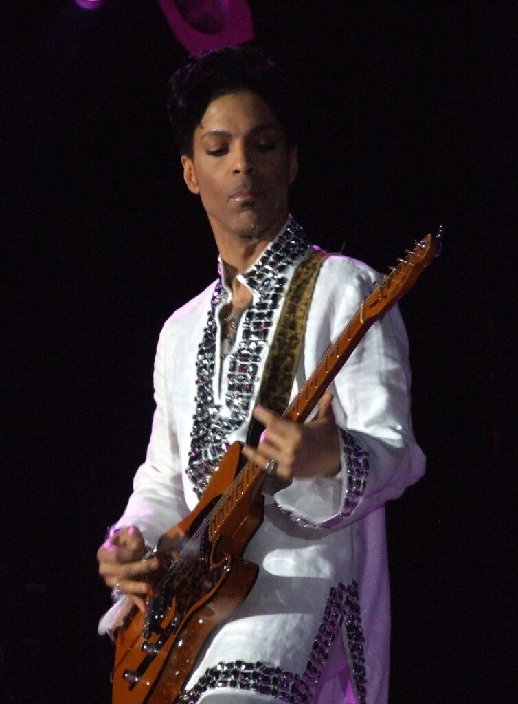 "Purple Rain" le chef-d'œuvre de Prince. - prince at coachella cropped