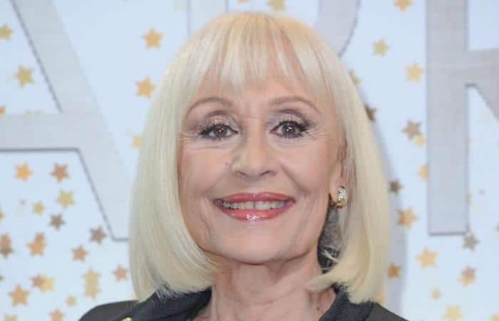 Mort de Raffaella Carrà, chanteuse de "A far l'amore comincia tu" et icône italienne. - raffaella carla