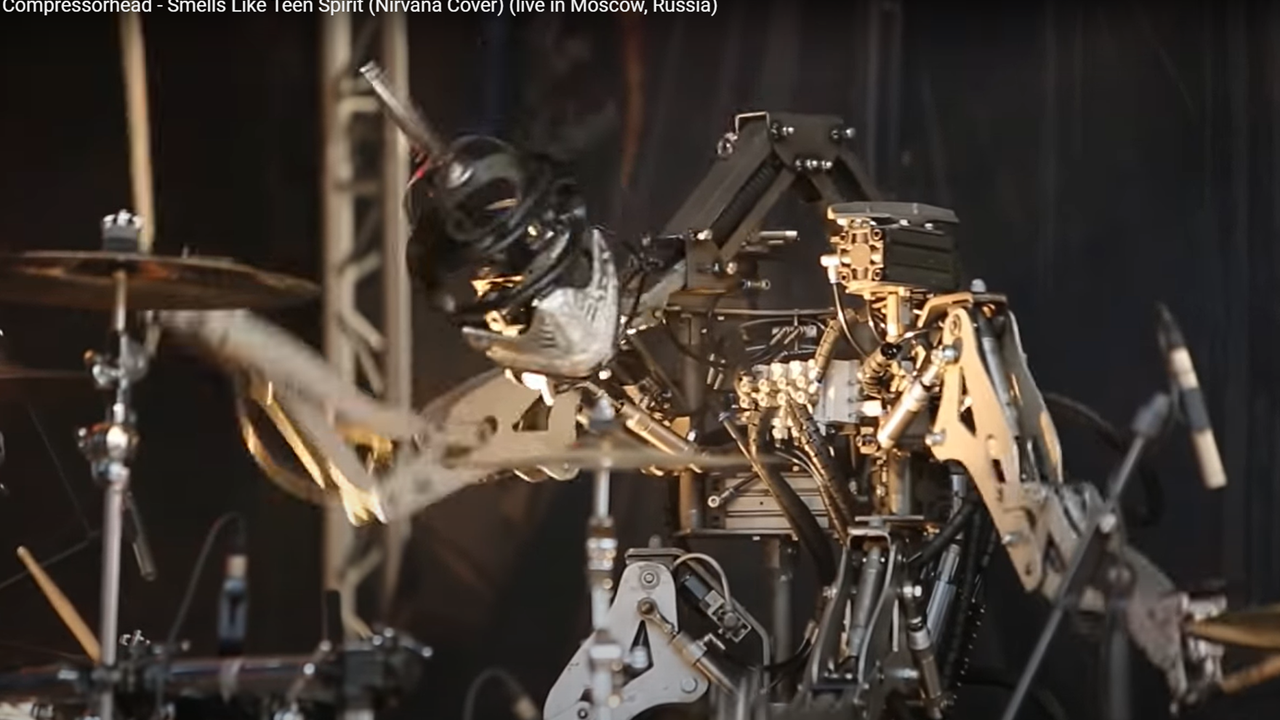 Smells Like Teen Spirit de Nirvana joué par Compressorhead un groupe de musiciens Robots