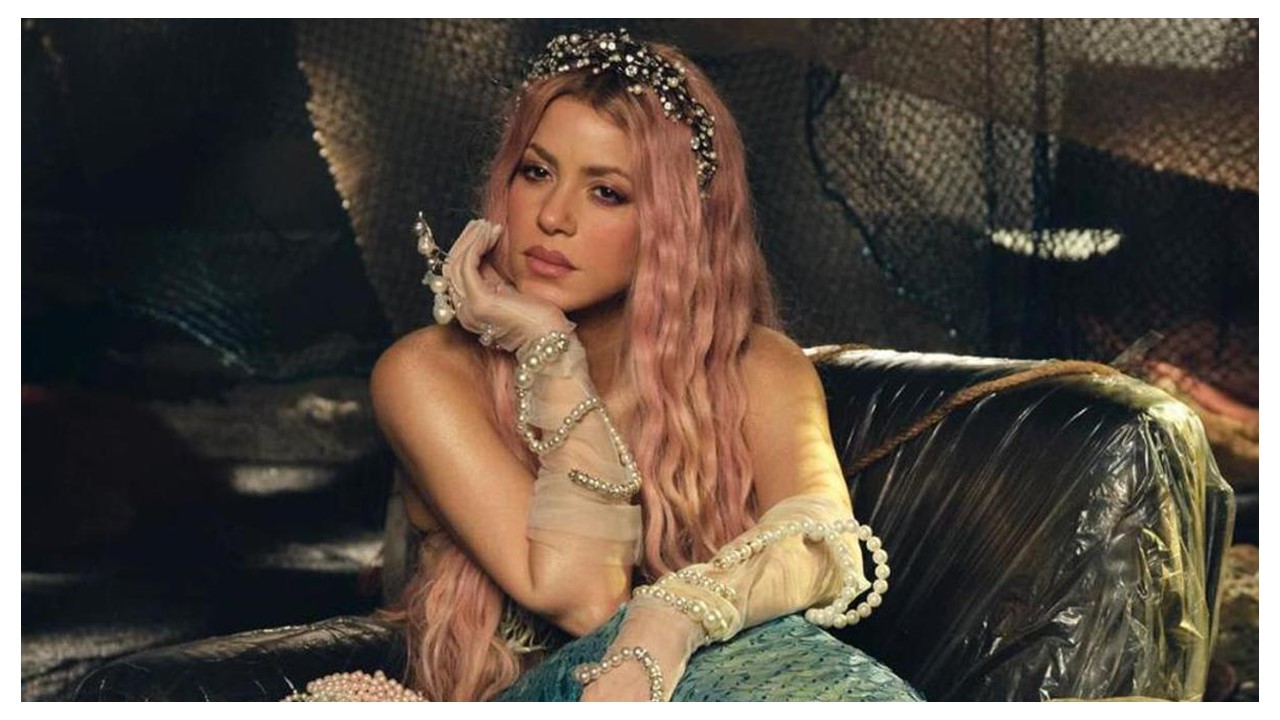 Shakira se transforme en sirène pour son nouveau clip « Copa Vacía » en duo avec Manuel Turizo