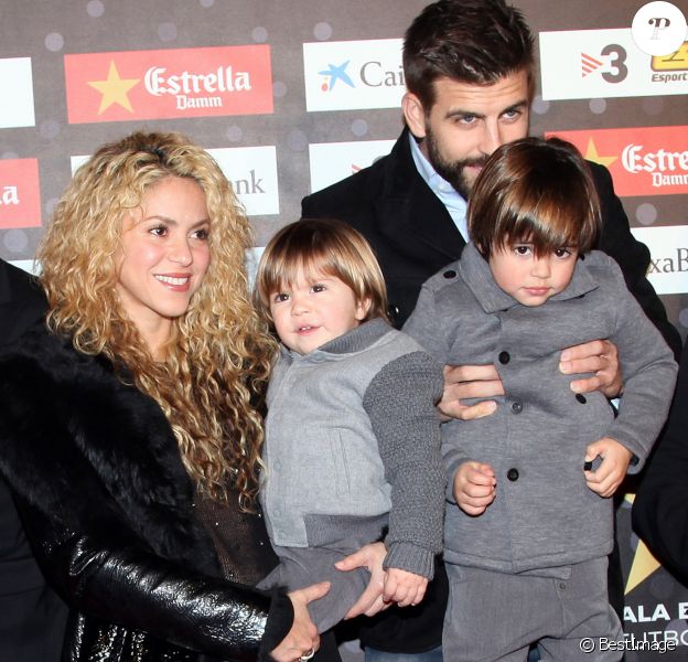 Les rumeurs étaient justifiées : Gerard Piqué et Shakira annoncent leur séparation. - shakita