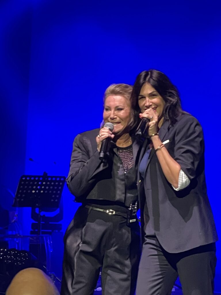 Sheila cartonne salle Pleyel les 11 et 12 novembre pour sa tournée "60 ans de carrière" - sheila 3 2