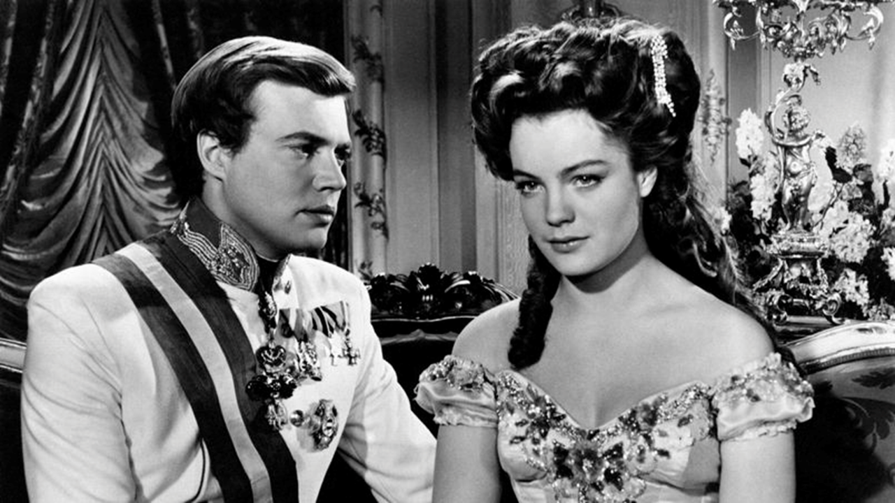 Sissi et François-Joseph  sur la chanson « Somewhere » de Within Temptation