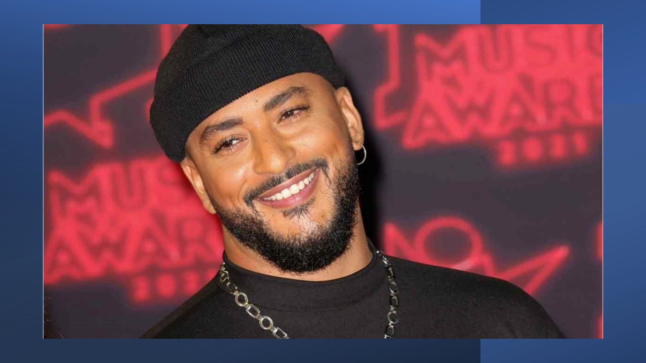 Slimane innove : Il propose d&rsquo;inviter des fans tirés au sort à diner et c&rsquo;est lui qui prépare le repas.