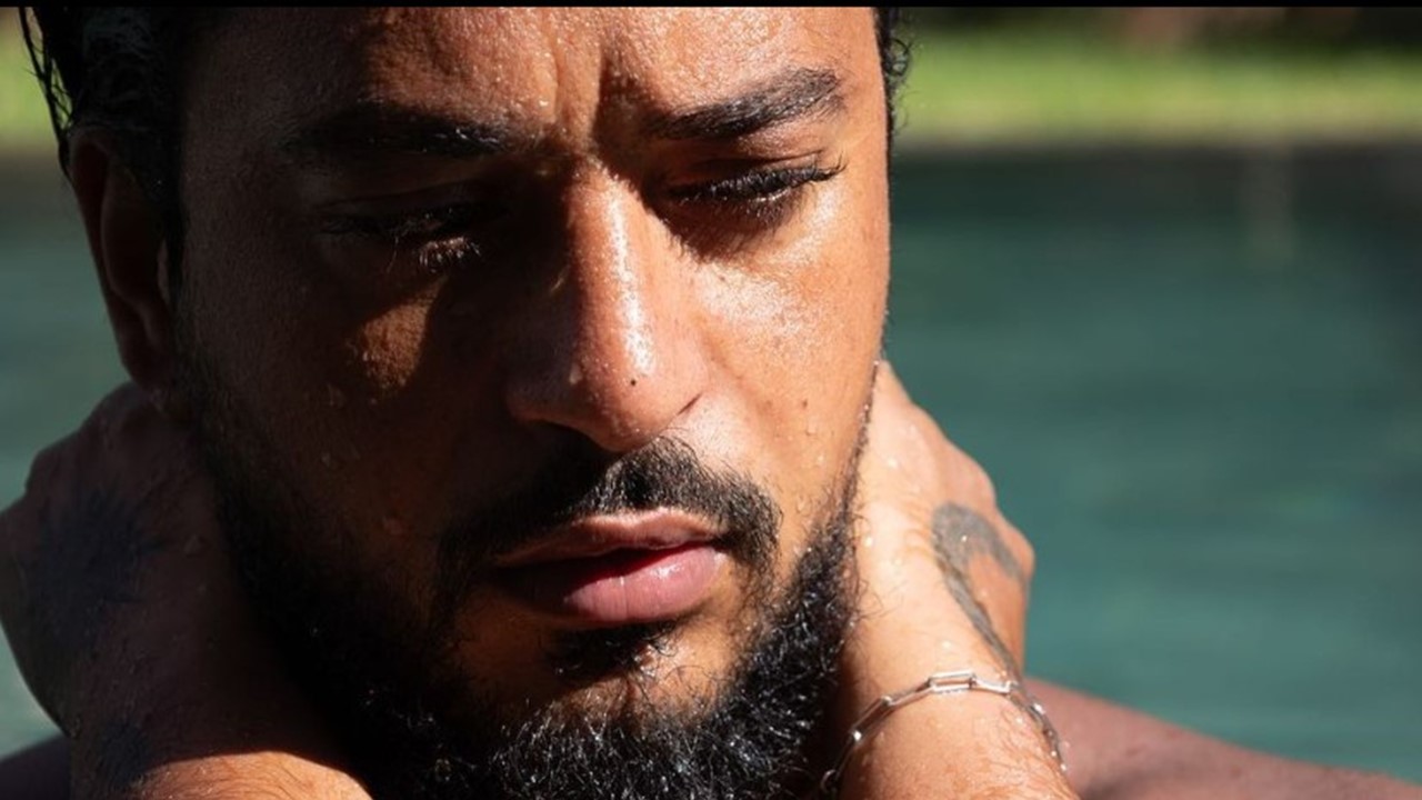 Slimane prend la pose ! Diaporama de l&rsquo;été 2023…