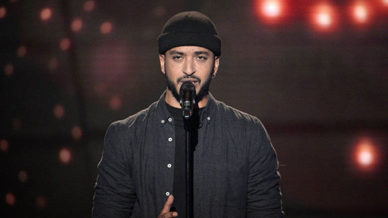 Slimane chante « Dans le noir » pour sa mère atteinte de diabète.