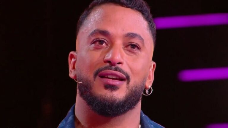 The Voice Kids : Slimane fond en larmes face à Maëlys qui chante "Des milliers de je t'aime" - slimane 3 4