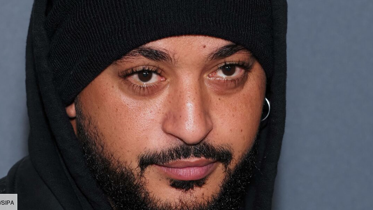 Slimane fait l&rsquo;annonce d&rsquo;une pause, coupe ses réseaux, inquiète ses fans… pour finalement lancer une nouvelle chanson !