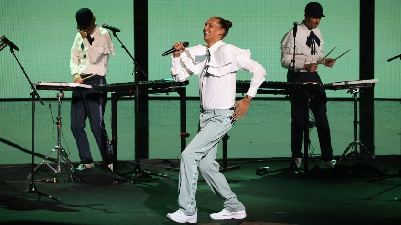 Stromae était en concert à l&rsquo;Accor Arena de Paris hier soir devant 9000 personnes. Regardez des extraits Live.