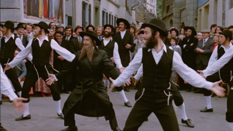 S'il vous venait l'idée de danser la chorégraphie de "Rabbi Jacob" - tabbi