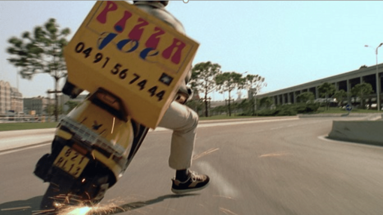 Musique de film : "Taxi 1" La première scène du livreur de pizza - taxi