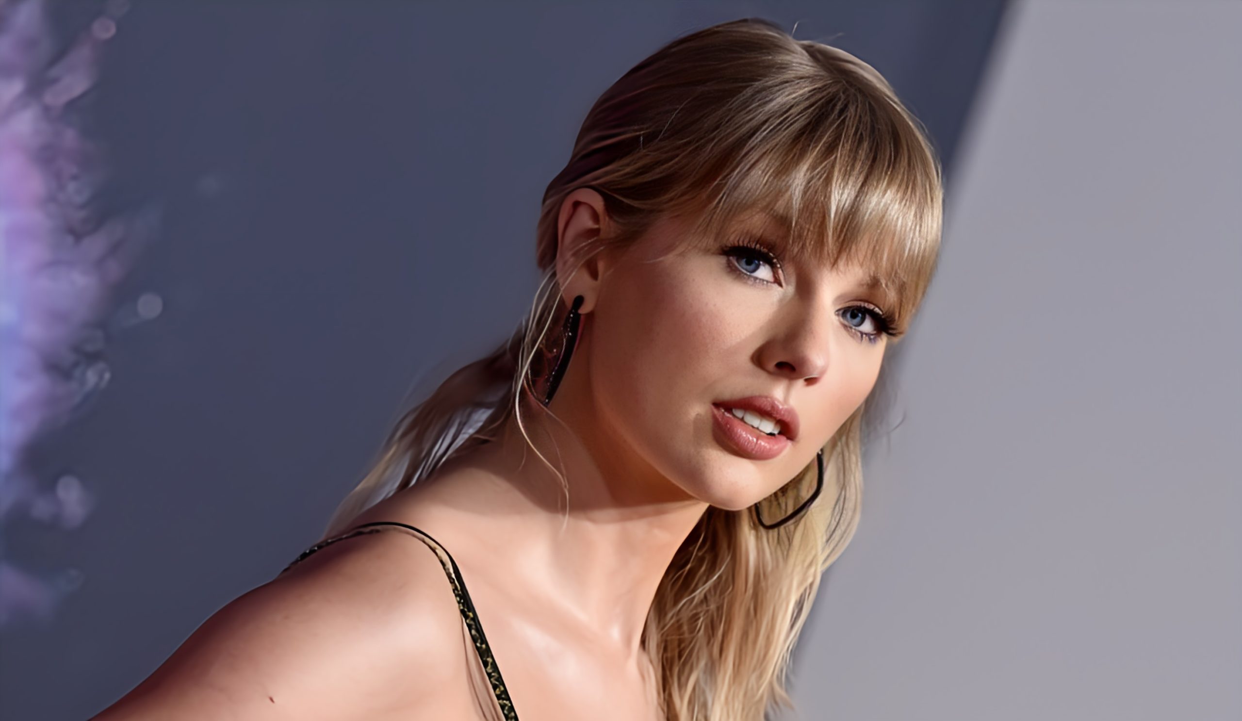 Bon anniversaire à Taylor Swift (34 ans). Désignée personnalité de l&rsquo;année 2023 par le magazine Time.